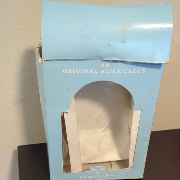 Alice In Wonderland Clock - Picture 2 of 4